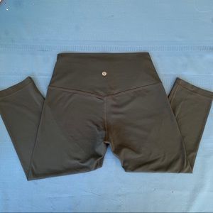 Crop lulu lemon aligns size 8